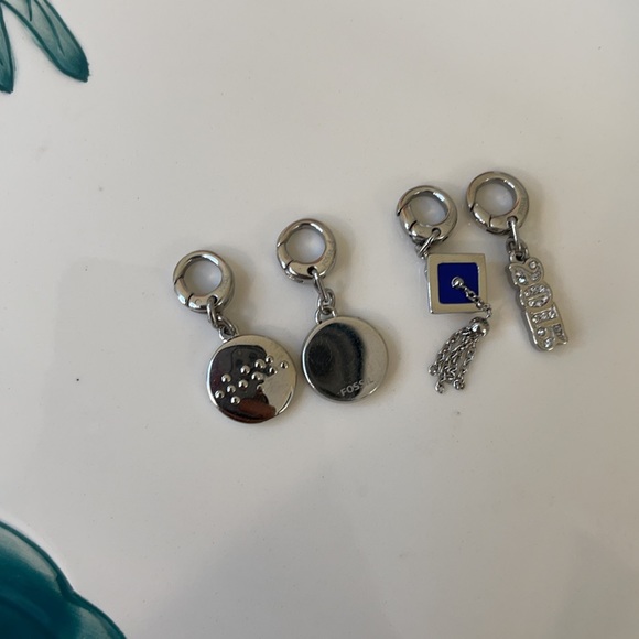 Fossil Graduation Pendants - Picture 3 of 4